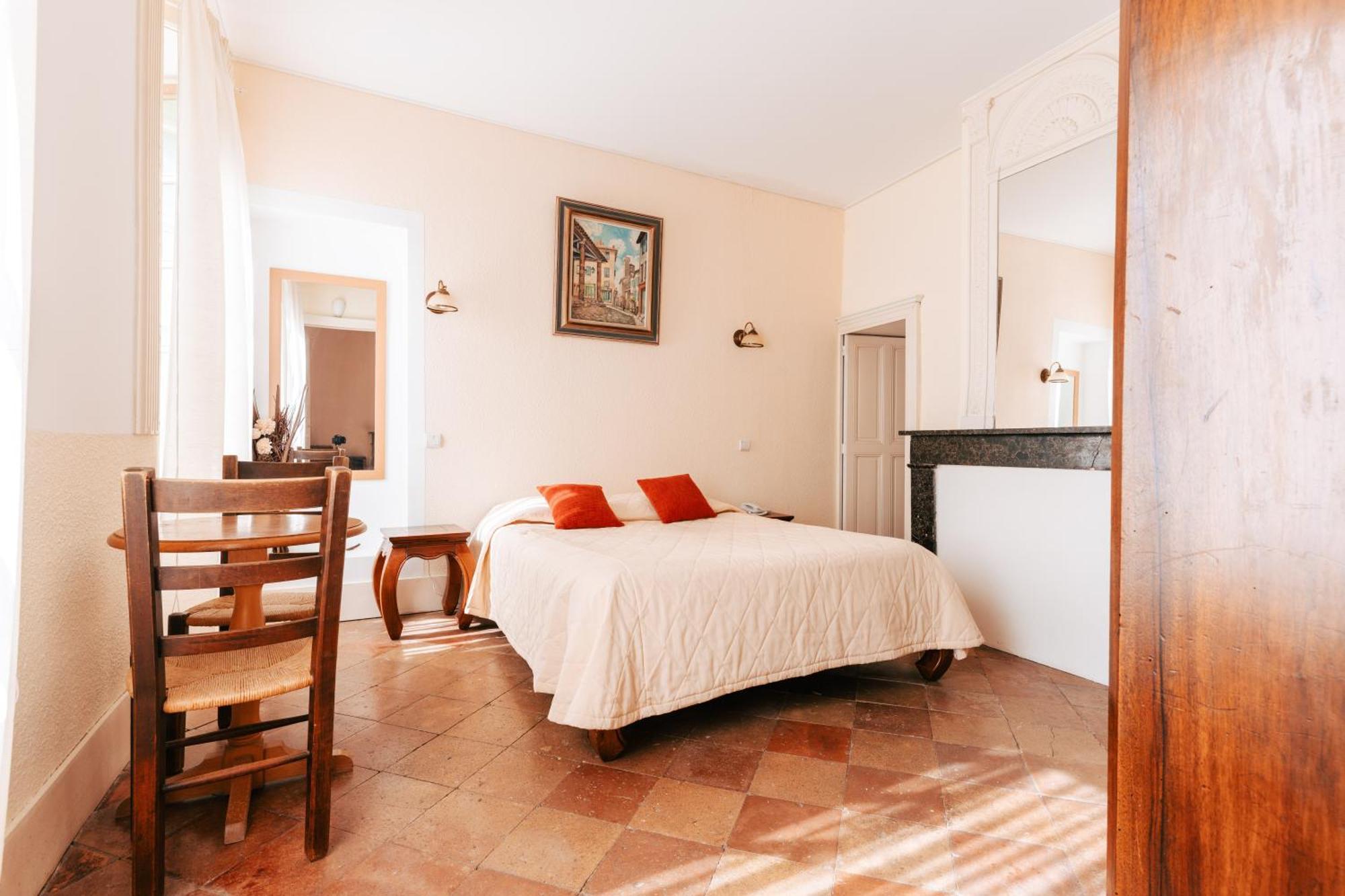 Hotel Des Consuls Castelnau-de-Montmiral Ngoại thất bức ảnh